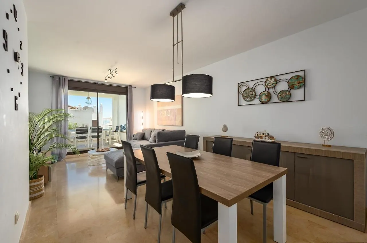 2149-Amazing Groundfloor 3 Bedrooms On Golf, Pools Alcaidesa Spain