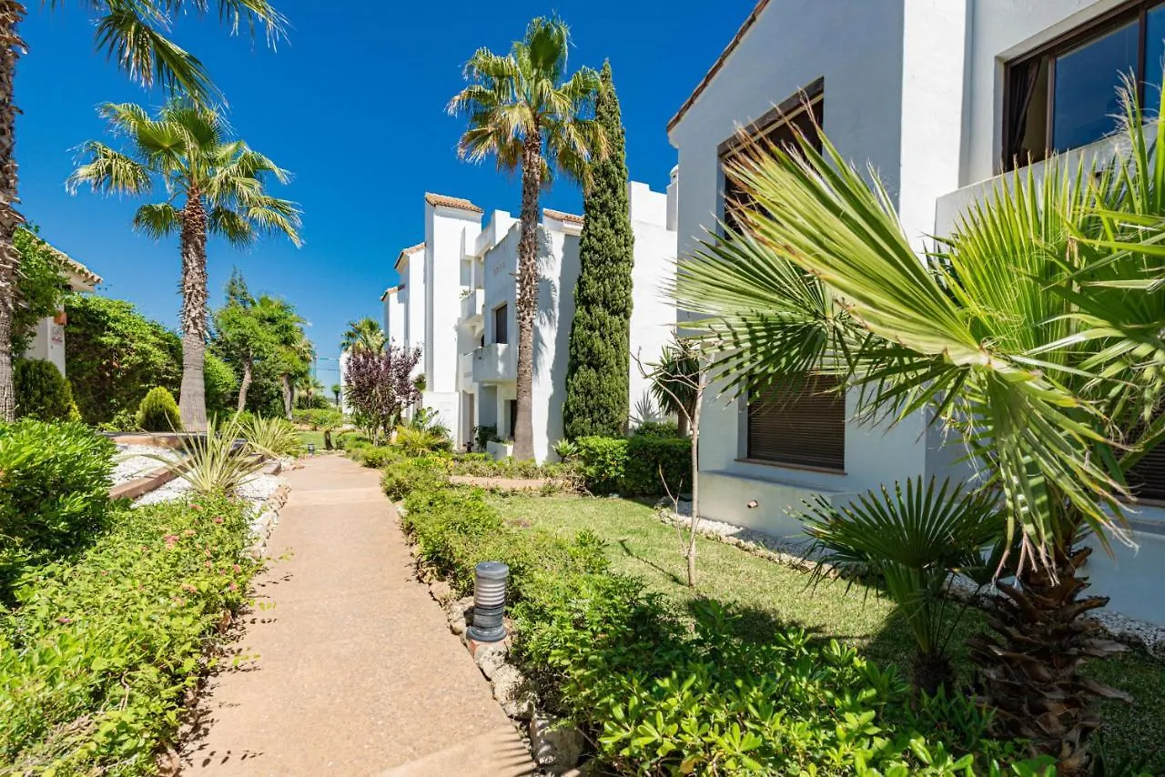 2149-Amazing Groundfloor 3 Bedrooms On Golf, Pools Alcaidesa Spain